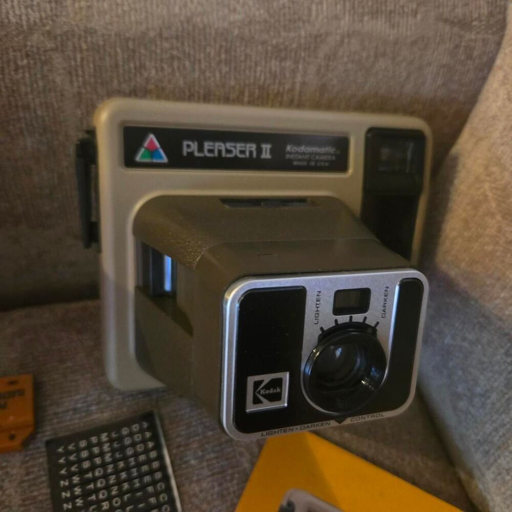 VNTG 80s Kodak Pleaser II Kodamatic Camera - Complete Box Set Collectors retro